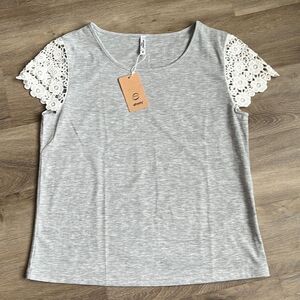 NWT ePretty Lace Cap Sleeve Shirt Size Medium